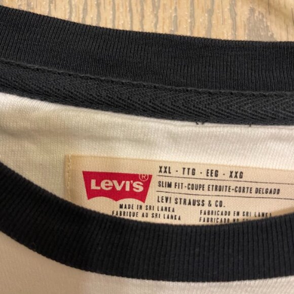Levi's Men's T-Shirt - Picture 2 of 2